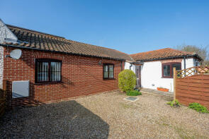 7 9 Gulls Nest, The Street, Holt NR25 7AA