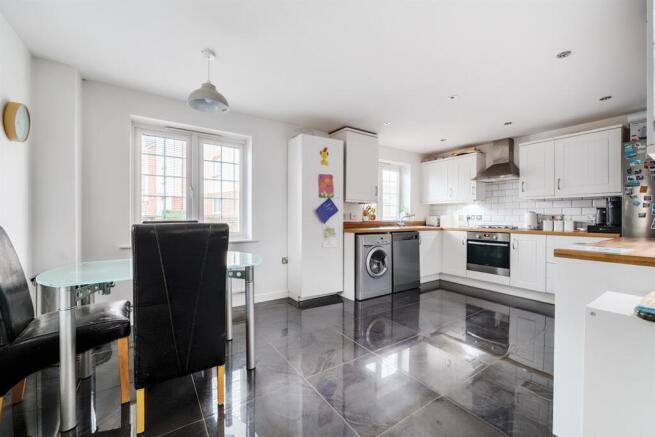 Kitchen/Dining room