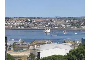 3 Trem-yr-afon, St Patricks Hill, Llanreath, Pembroke Dock SA72 6XQ
