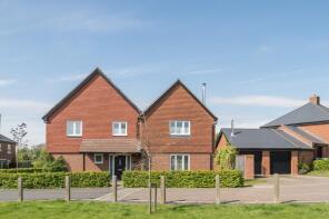 17, Somerset Fields, Bentley, Farnham GU10 5BF