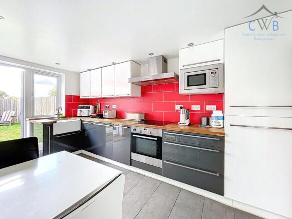 Kitchen/ Breakfast Room
