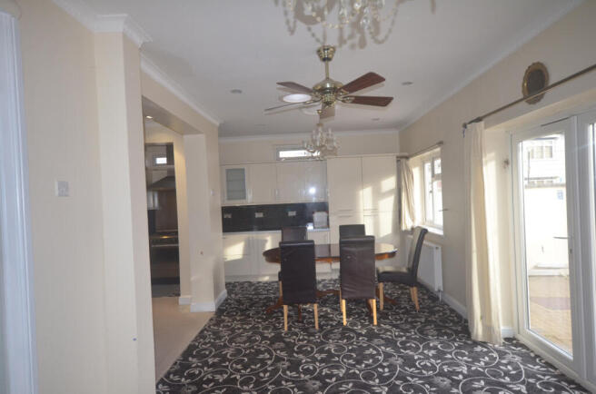 Four Bedroom End Terrace House