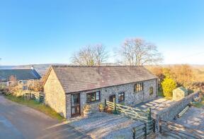 Ysgubor Garreg, Cefn Gorwydd, Llangammarch Wells LD4 4DN