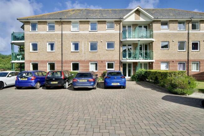 swannery court apartment.jpg