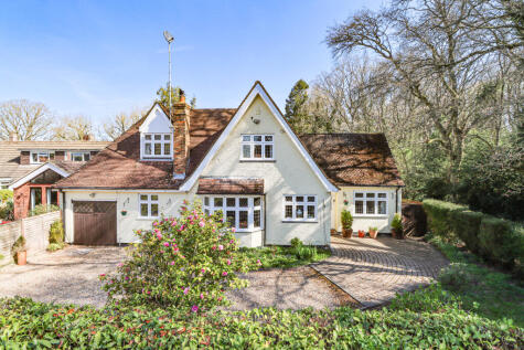 Holywell Close, Studham, Dunstable, LU6