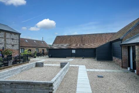 The Barns, Bunkers Lane, Hemel Hempstead, Hertfordshire, HP3
