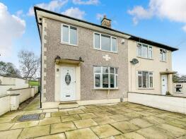 28, Halton Close, Almondbury, Huddersfield HD5 8SB