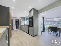 1, Kinver Road, Winshill, Burton-on-trent DE15 0AY
