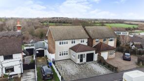 La Casa, High Road, North Stifford, Grays RM16 5UE