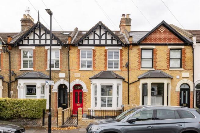 Shaftesbury, E17