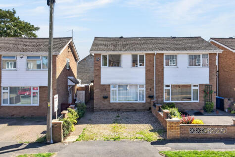 Churchill Way, Burton Latimer, NN15