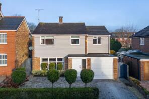 42, Sunte Avenue, Haywards Heath RH16 2AA