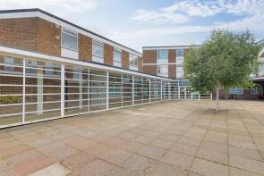 Flat 11, Broadwater Boulevard, Gaisford, Worthing BN14 8JF