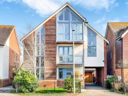 Kingswear Drive, Broughton, Milton Keynes, MK10