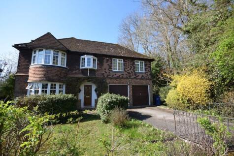 Parkland Grove, Weybourne, Farnham, GU9