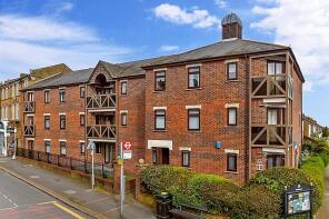 Flat 13, 35 Deacon House, Station Road, Sutton SM2 6DF