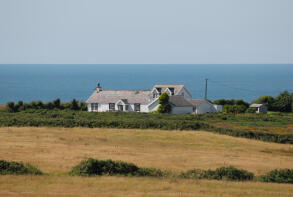 Gardd Lwarch, Penrhos Feilw, Holyhead LL65 2LT