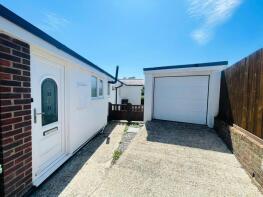 29 Enlli, Bryn Tyddyn, Criccieth LL52 0PE
