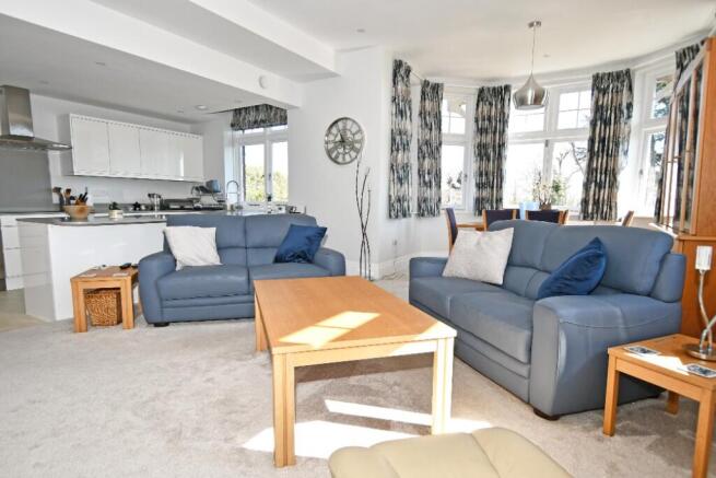 Sitting/Dining Room