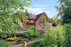 Riverside Cottage, Newbury Road, Eastbury, Hungerford RG17 7JL