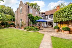 Stubbings Manor, Burchetts Green Lane, Burchetts Green, Maidenhead SL6 3QP