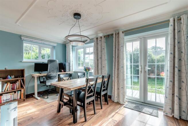 8703167-interior07.jpg