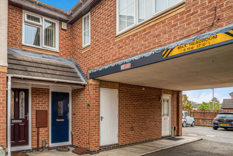 Pinehurst Close