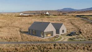 397, Garrynamonie, Isle Of South Uist HS8 5TX