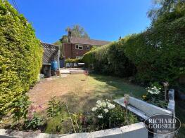 10a, Moors Close, Christchurch BH23 6AL