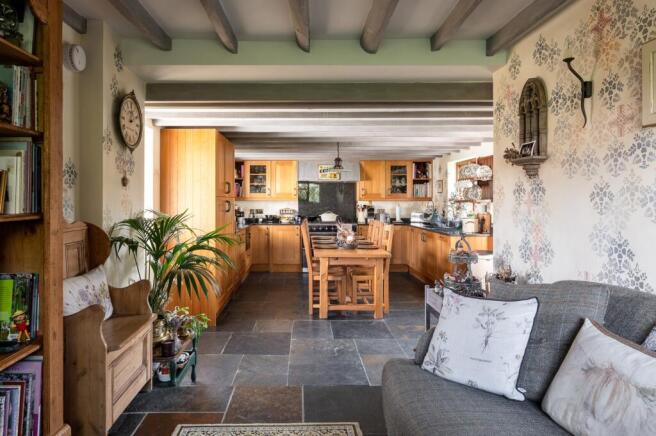 Open Kitchen/Dining Room/Snug