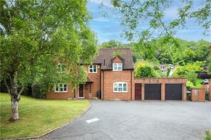 Woodcote, Beechwood Drive, Aldbury, Tring HP23 5SB