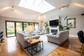 Falster, Fir Tree Hill, Rickmansworth WD3 4LY