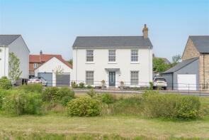 8, Buckley Gardens, Weymouth DT3 4FZ