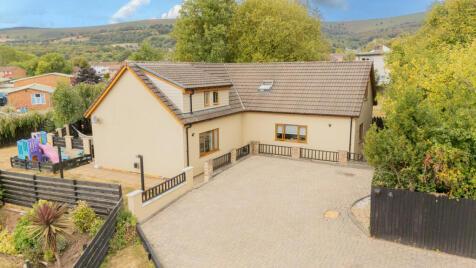 Maindee Terrace, Cwmbran, NP44