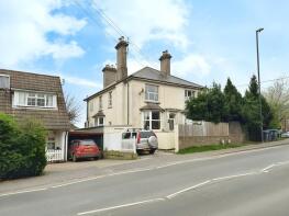 4, Tollgate Flats, Lewes Road, Haywards Heath RH17 7PG