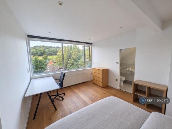 Top Floor Ensuite (Super King Size Bed) £750