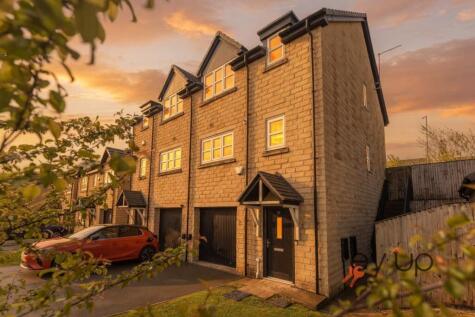 Water Meadow Drive , Denholme, BD13 4EX