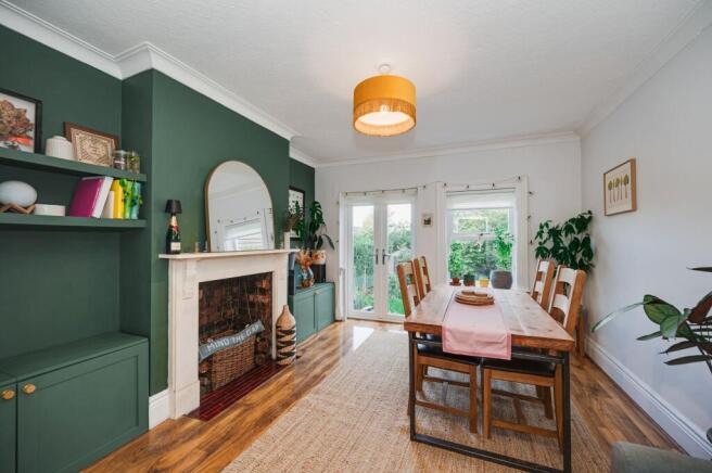 KITCHEN, DINER AND LIVING ROOM