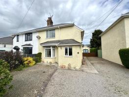 27, Crossway, Caldicot NP26 3SJ