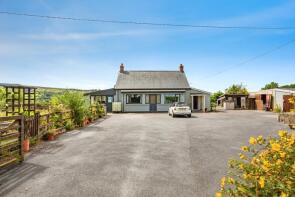 Lee Villa, U5320 From, Llanybydder SA40 9SA