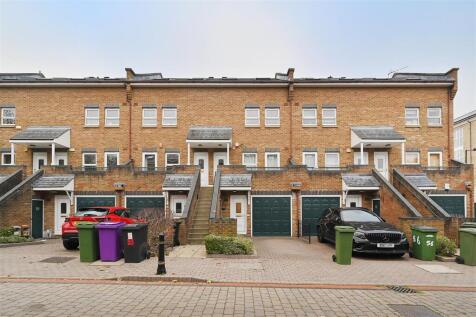 Schooner Close, Isle of Dogs, E14