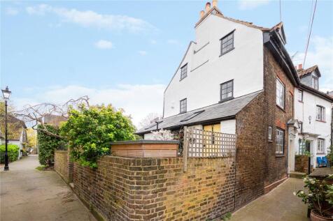 The Embankment, Twickenham