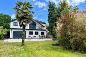 Oatlands, Southend Road, Sandon, Chelmsford CM2 7TD