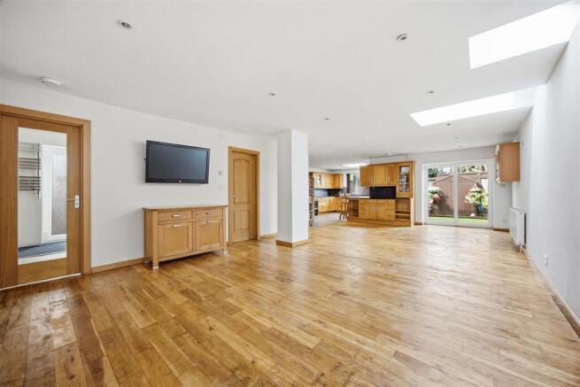Open plan kitchen / living /dining