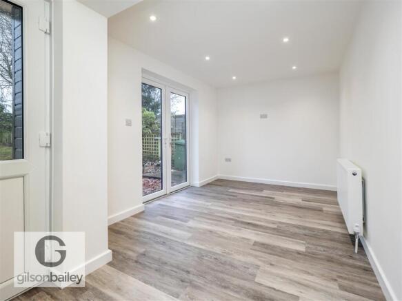 11BlenheimClose-14.jpg
