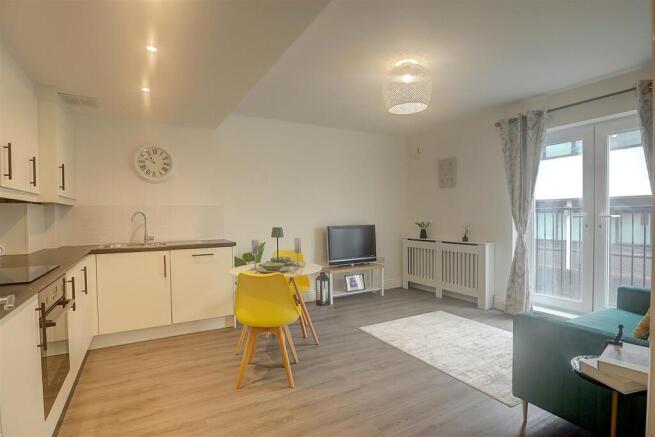 Lounge/Kitchen