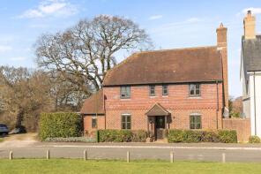 3, The Green, Horsham RH13 8QS