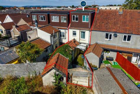 2 X Flats / House | Kingswood