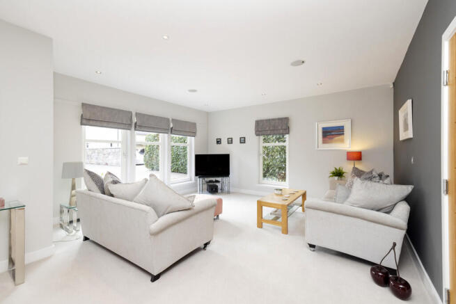 Sitting/Dining Room