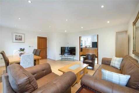 Birchgrove House,
4 Strand Drive, TW9